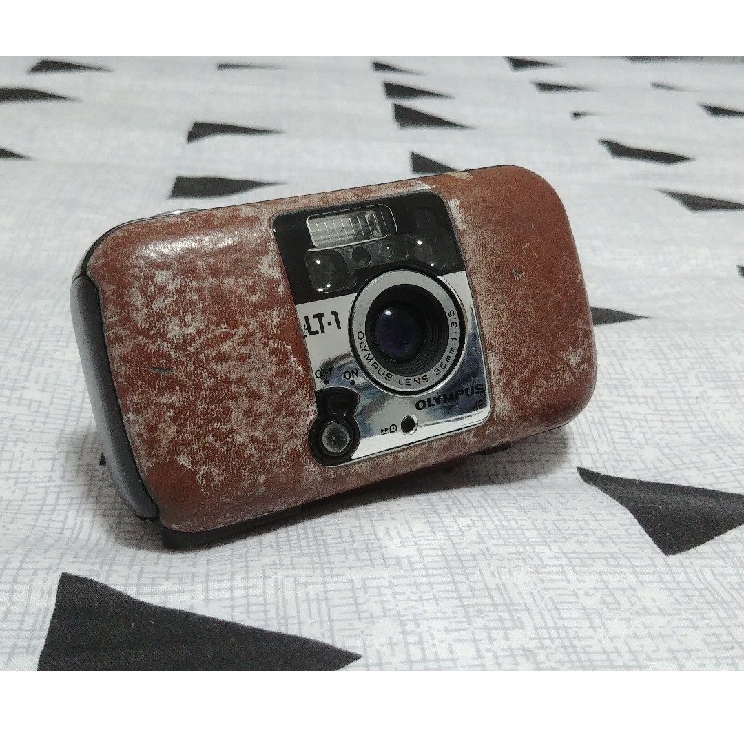 OLYMPUS LT1 35mm film camera + battery, Photography, Cameras on Carousell