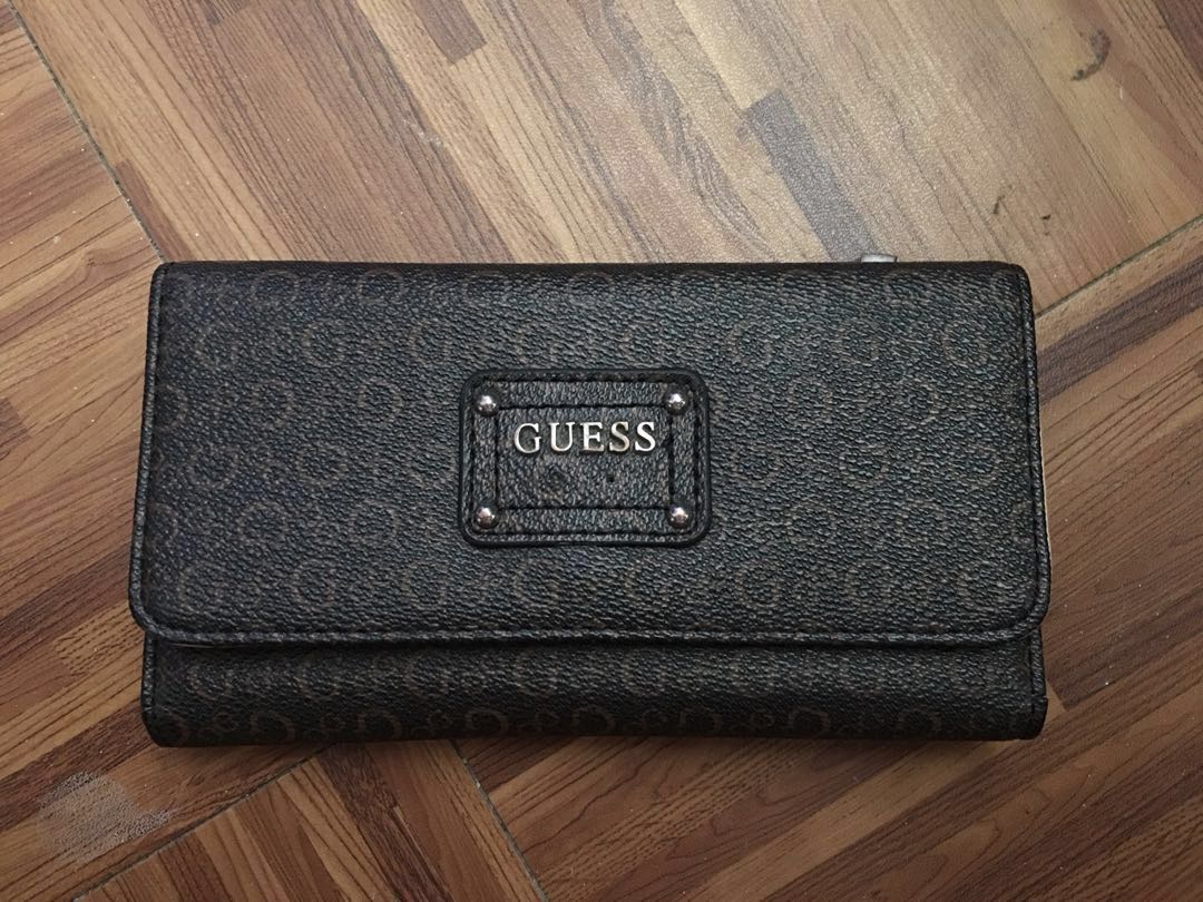Sale Auth Guess Wallet On Carousell