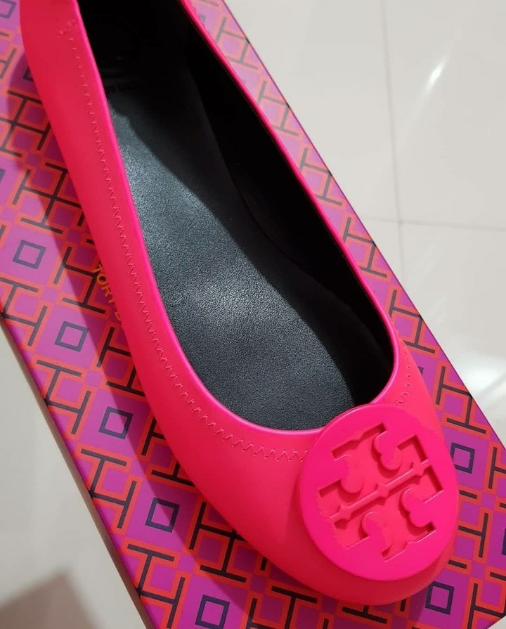 neon pink flats