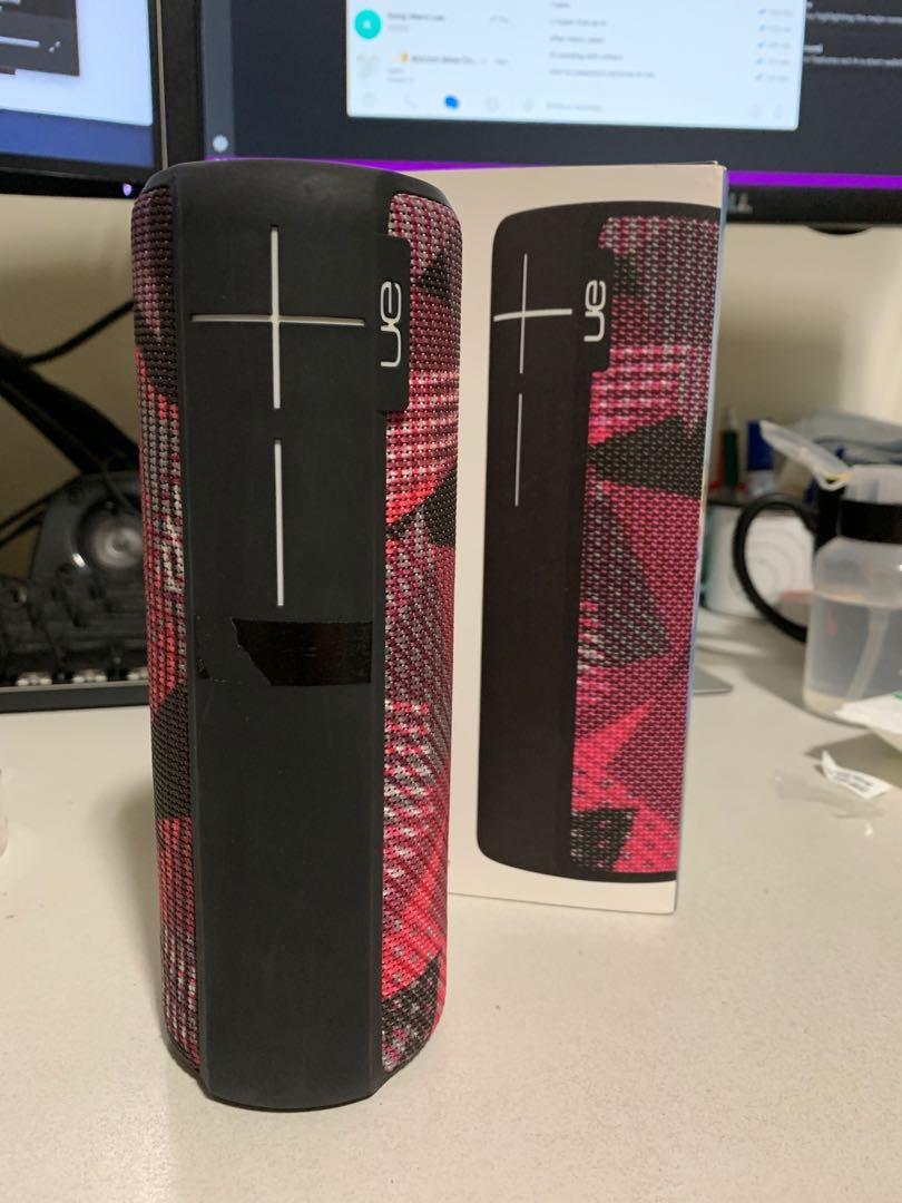 UE Boom 2 Midnight Magenta