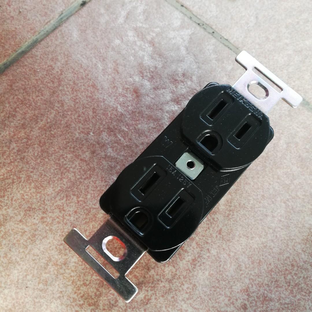 110v socket (Category: Electrical, Adaptors & Sockets) located in Bukit Mertajam. Submitted by ryankhaw88 (Listing ID 212972435, Image 1). Description: .