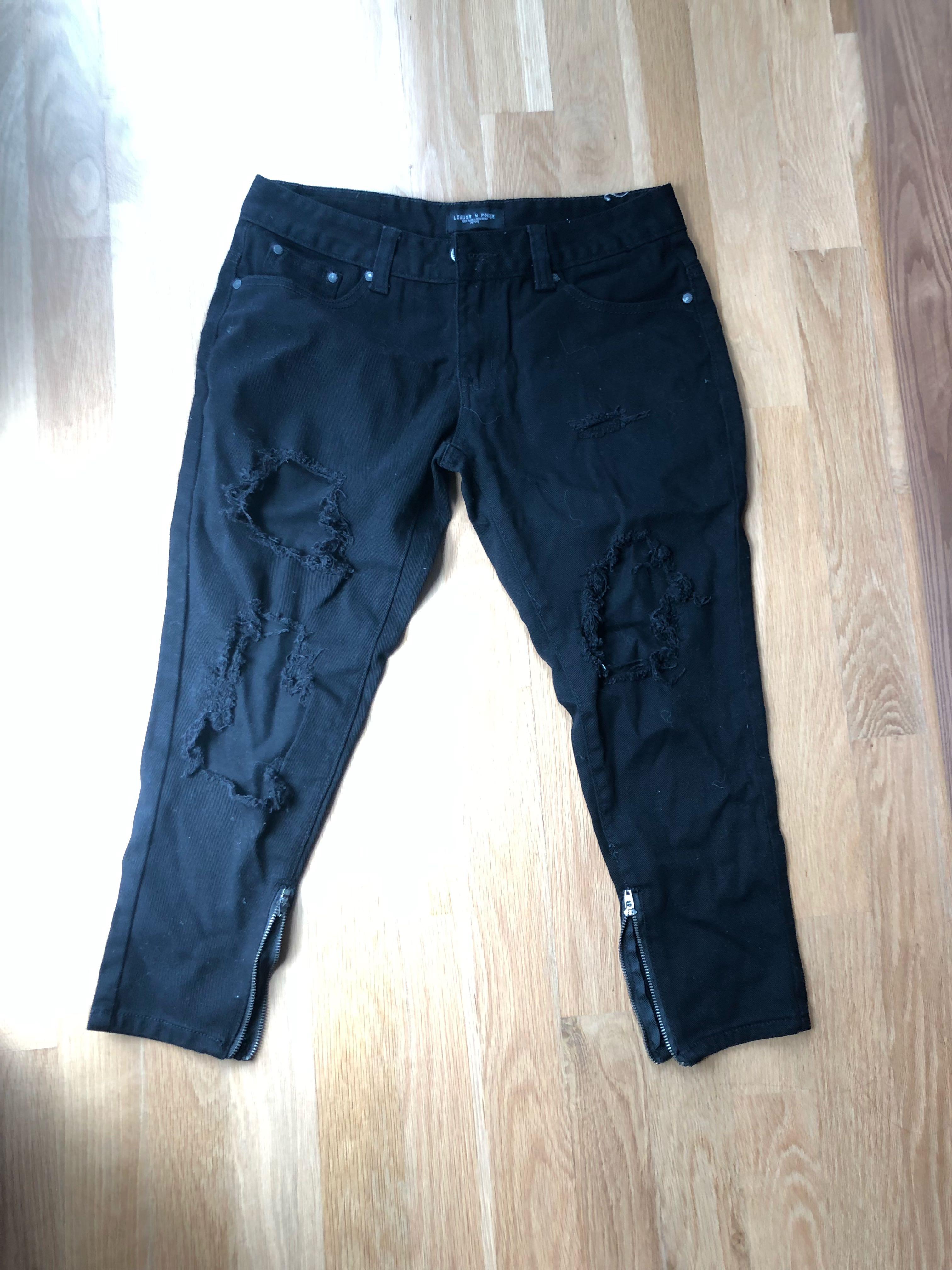black 3 quarter jeans