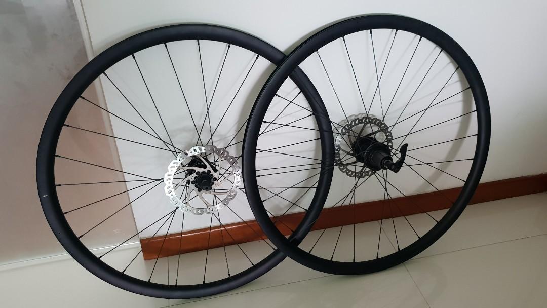 giant pr2 disc wheelset tubeless
