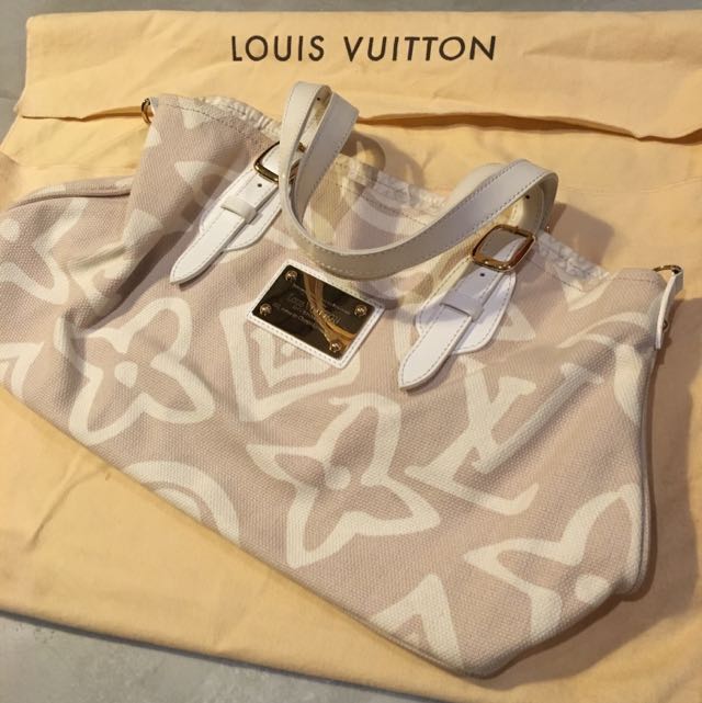 Authentic Louis Vuitton beige monogram print canvas Limited Edition  Tahitienne Cabas GM handbag (LV), Luxury on Carousell