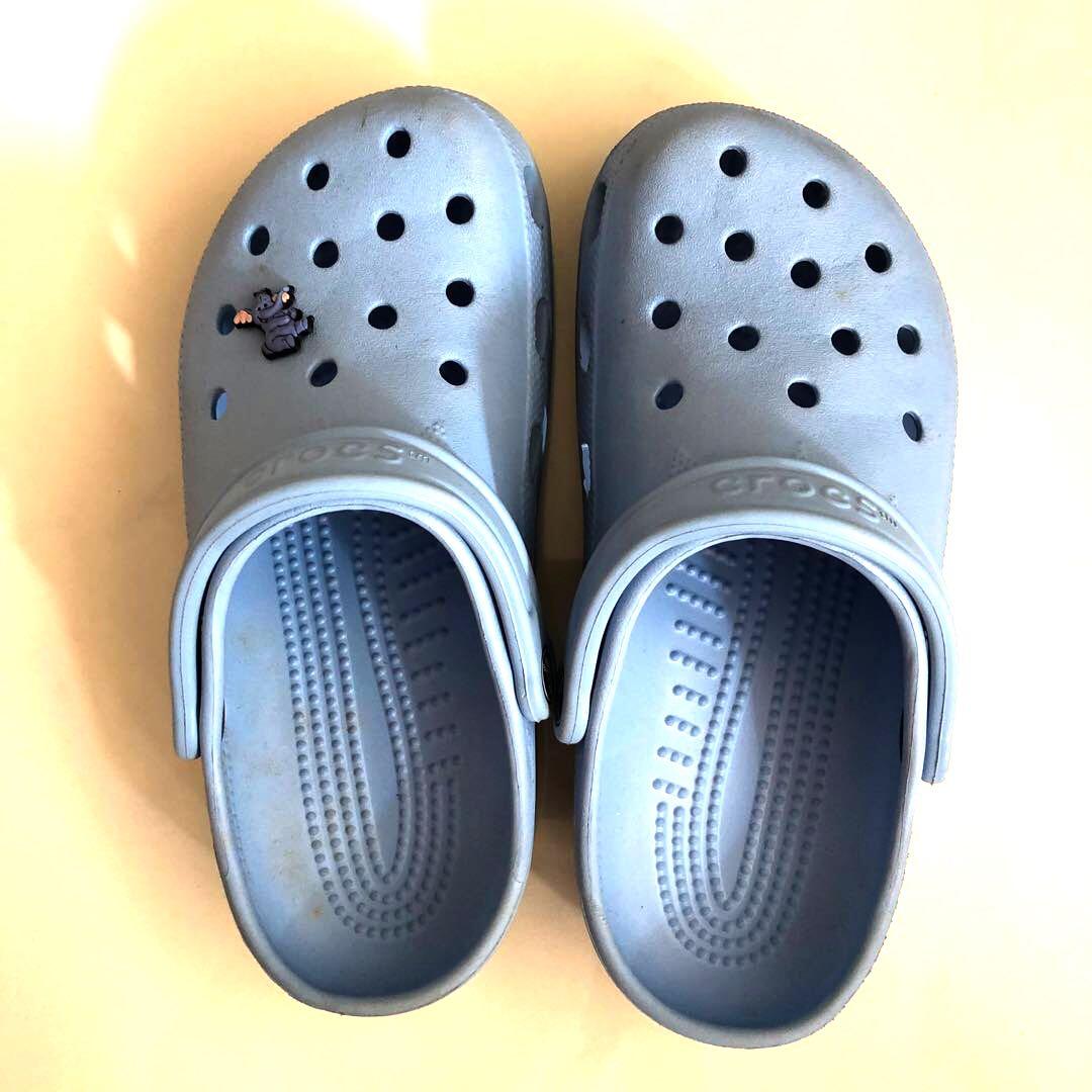 w8 crocs