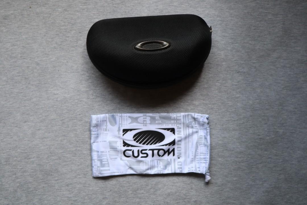 Custom Oakley Radar Path (Category: Sunglasses & Eyewear) located in Singapore. Submitted by xocial (Listing ID 213017993, Image 4). Description: Bought this a few years back for its custom release. For those who knows how custom works, you'd appreciate it's art from the flake change. Purchased at $380.