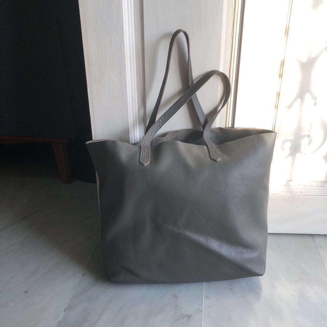 cuyana croc tote