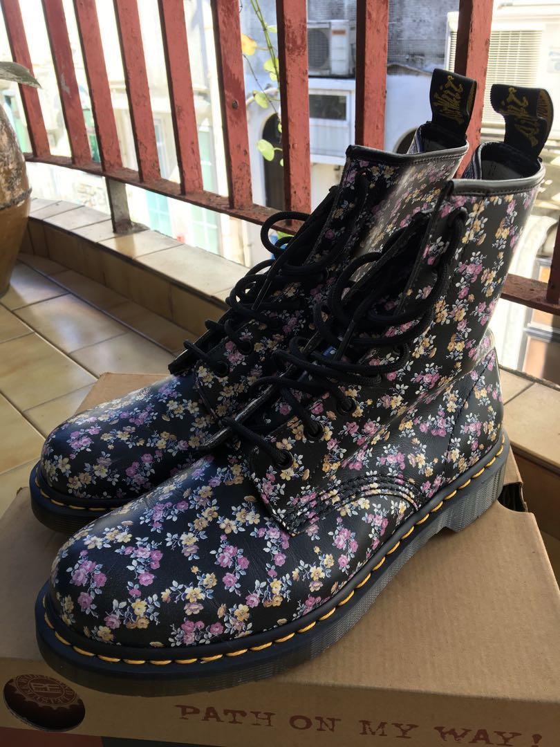 dr martens shoes floral