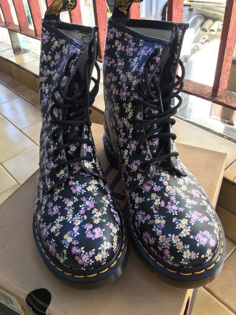 dr martens shoes floral