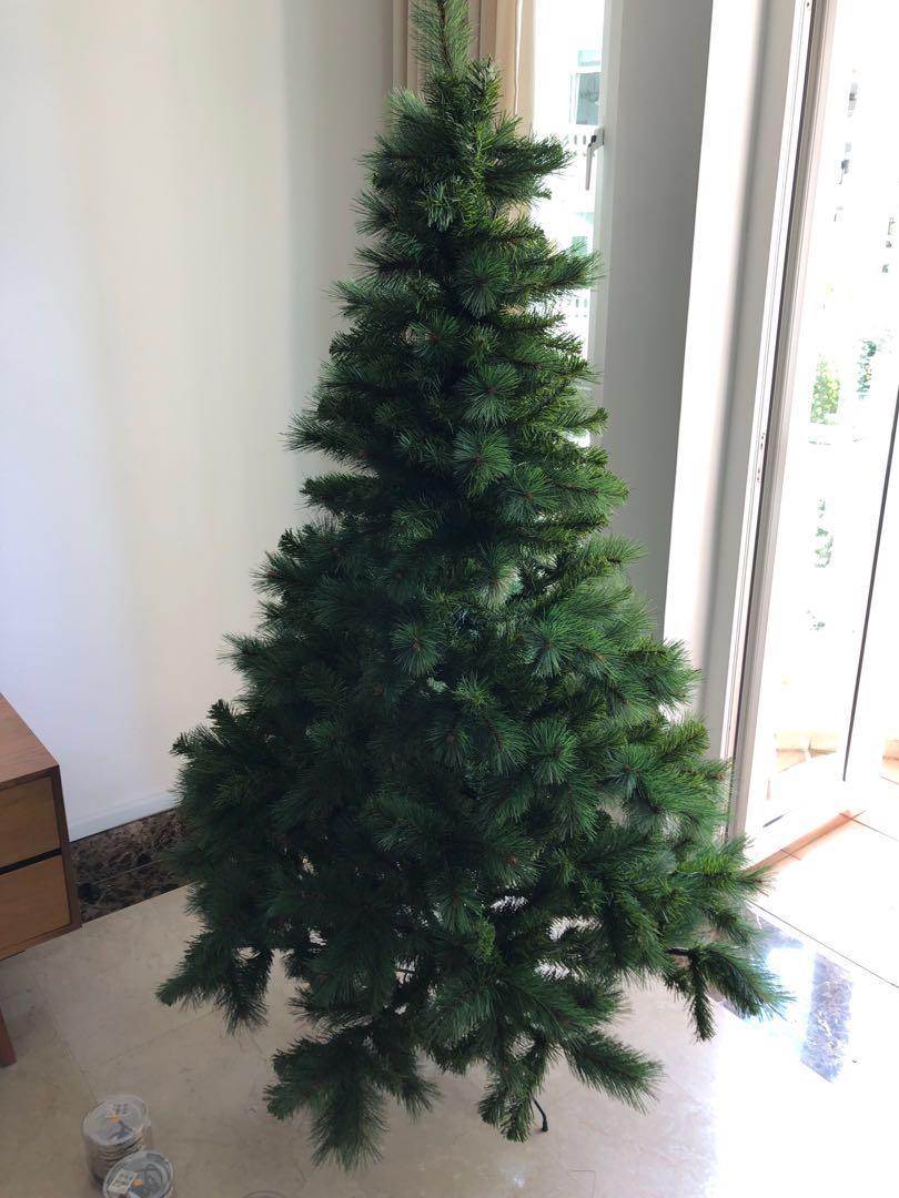 6 foot fake christmas tree