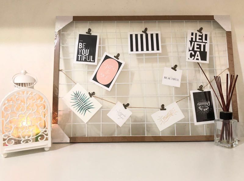 For Sale Wooden Frame And White Metal Wire Mesh Grid Wall Memo