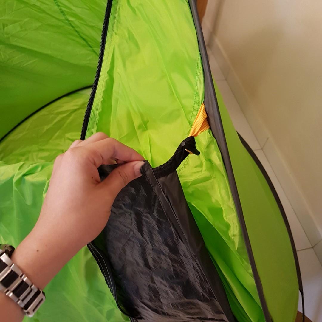 Freestanding Tent QUECHUA 2 seconds XL pop up camping shelter with door