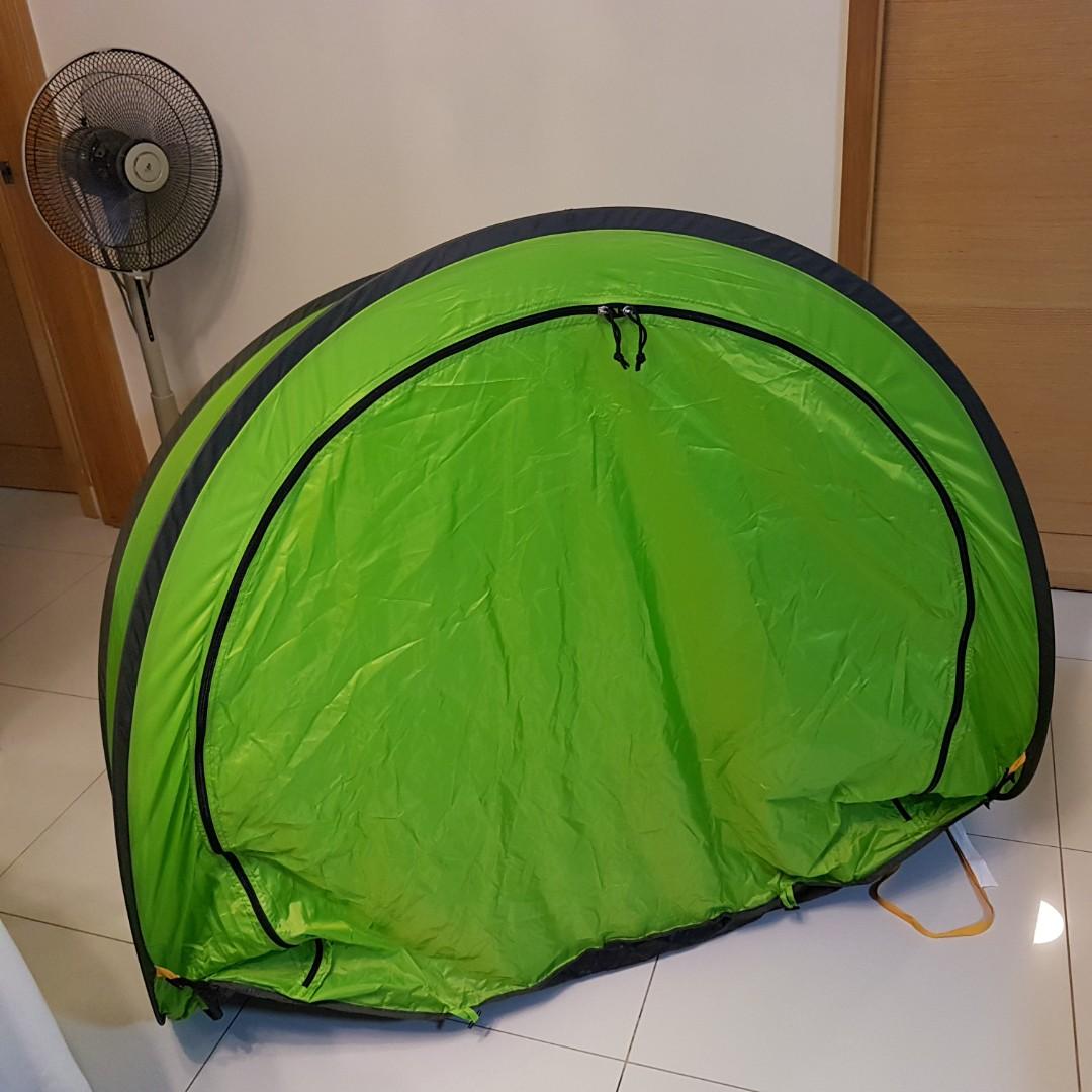 Freestanding Tent QUECHUA 2 seconds XL pop up camping shelter with door