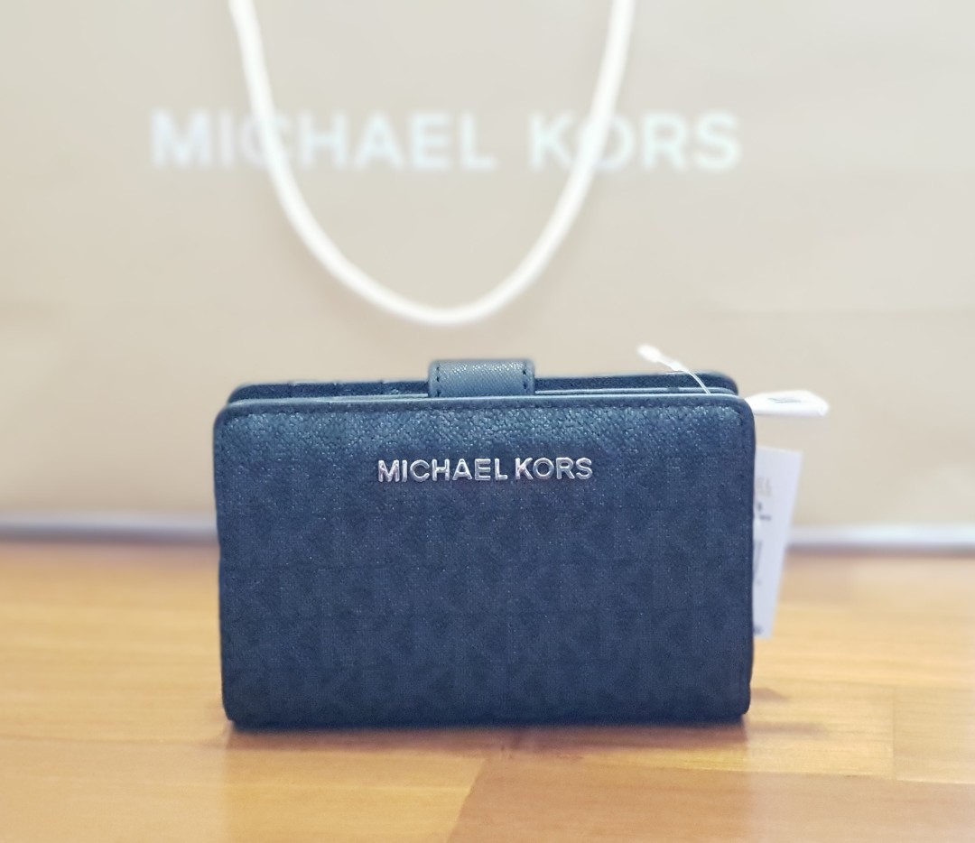 CNY SPECIAL NEW AUTHENTIC Michael Kors Jet Set Travel Black