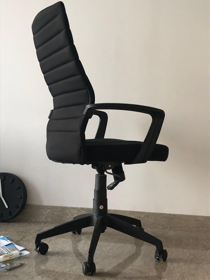 Liverpool managerial online chair black