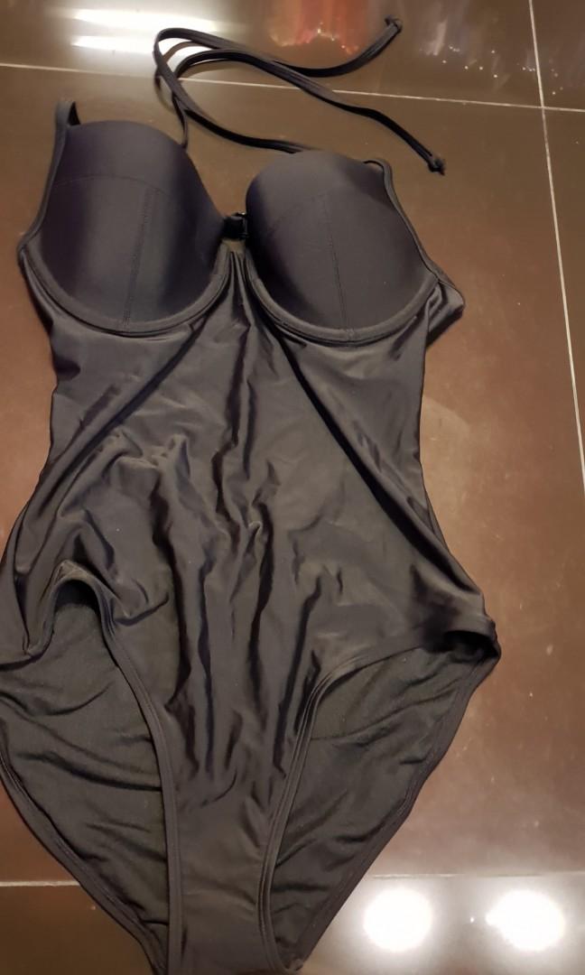 old navy black swimsuit