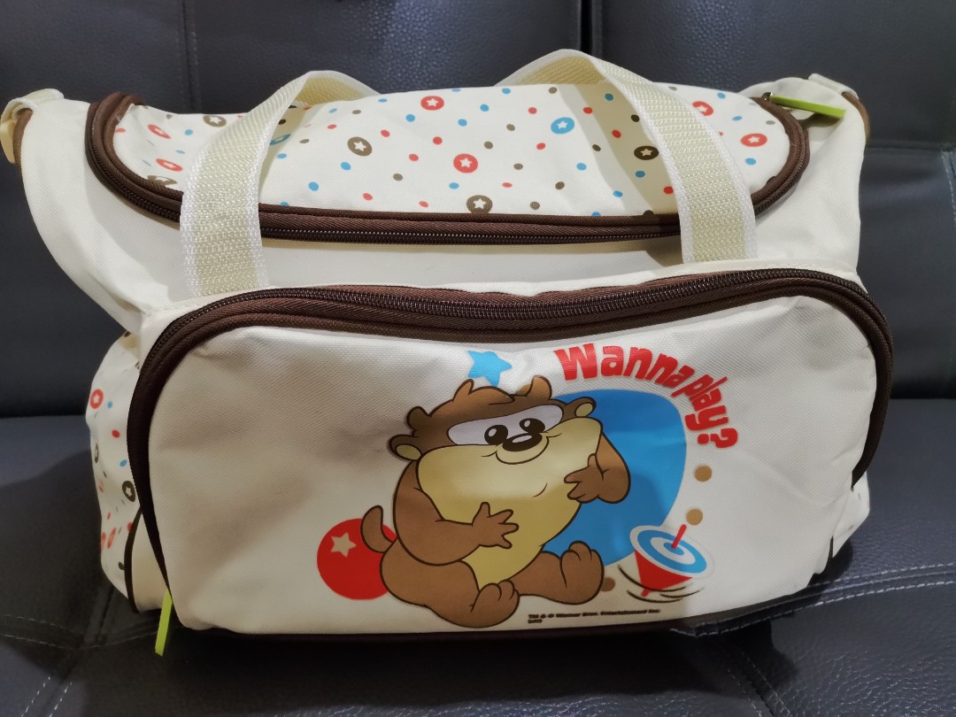 Pre Loved Looney Tunes Diaper Bag W Changing Mat Babies Kids Bathing Changing Other Baby Bathing Changing Needs On Carousell