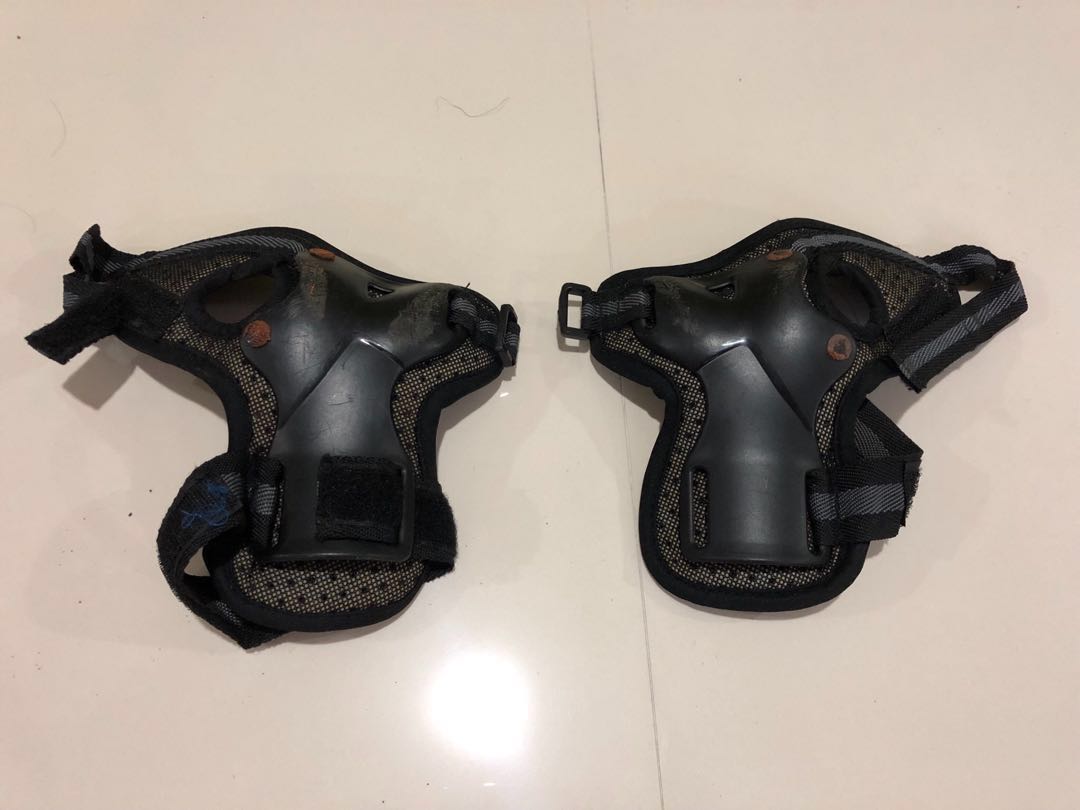 Protective gear for rollerblading , Health & Nutrition, Face Masks