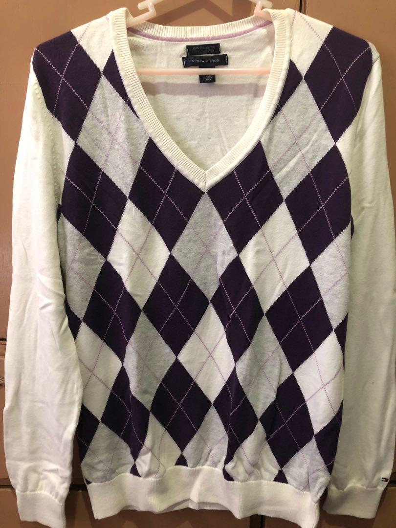 v neck argyle sweater
