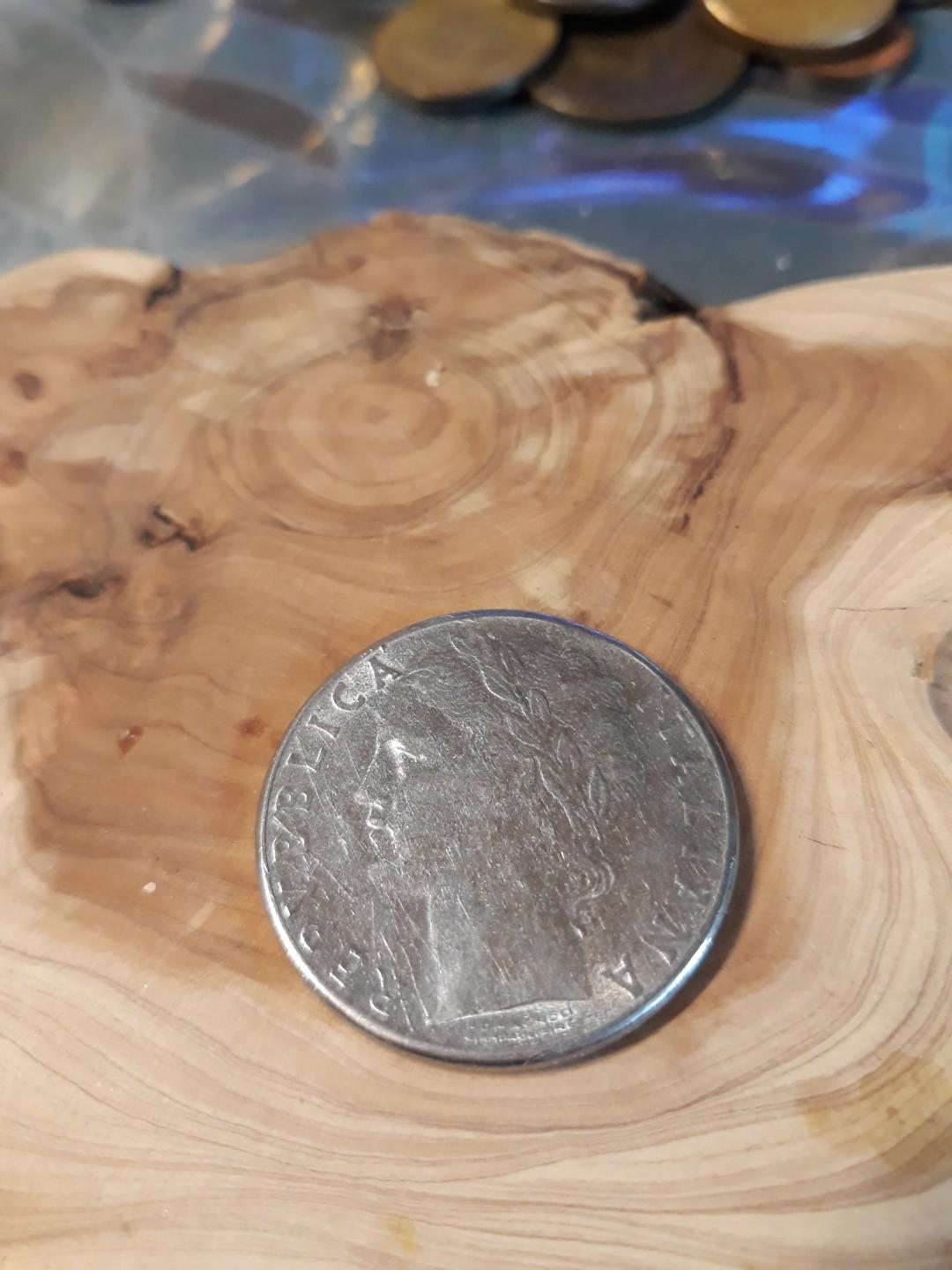 意大利幣100, 書籍、休閒與玩具, 收藏、紀念品, 錢幣、紙鈔在旋轉拍賣