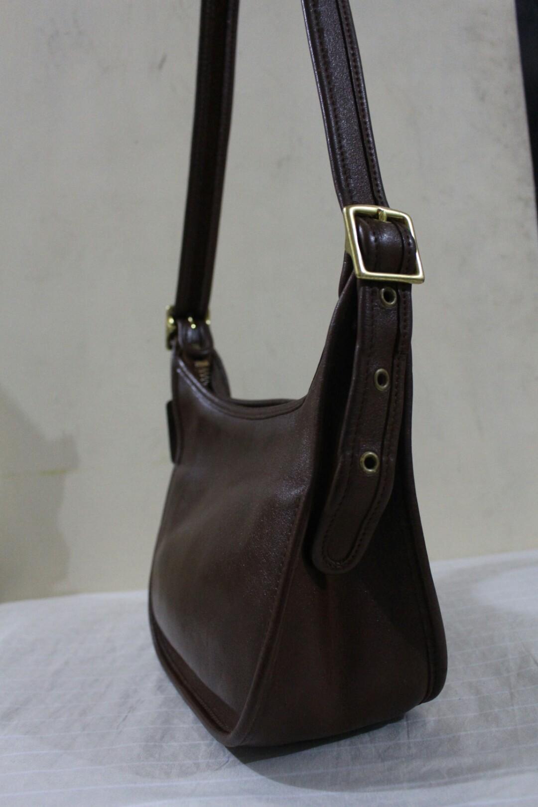 1996 Vintage Coach Janice Legacy Mahogony Brown Leather Crossbody Hand