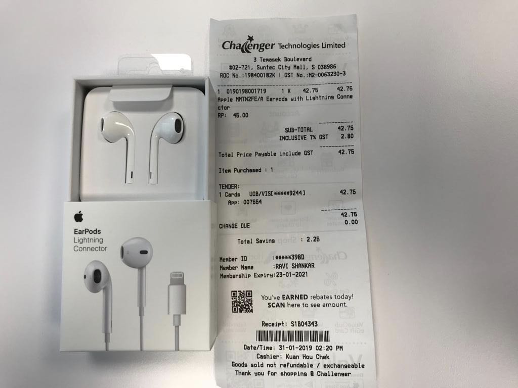 Apple Earpods with Lightning Connector Audio Portable Audio