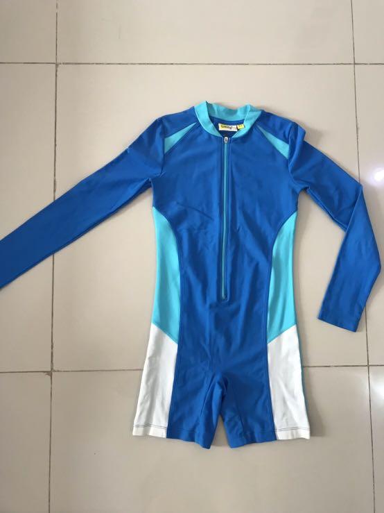 Baju Renang Lengan Panjang Celana Pendek Olah Raga Baju Olahraga Di Carousell