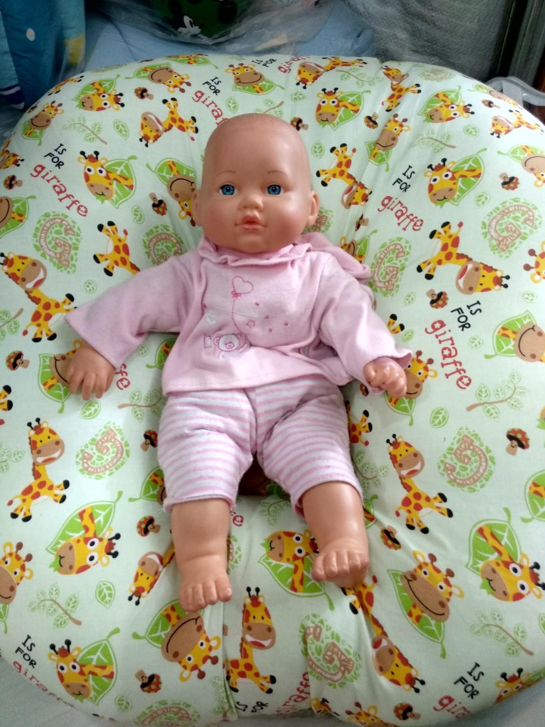 Bantal Sofa Bayi Bayi Anak Kereta Kursi Goyang Gendongan Bayi Di Carousell Bantal hias motif sofa luar ruangan antiair grosir untuk bantal dekorasi rumah. bantal sofa bayi
