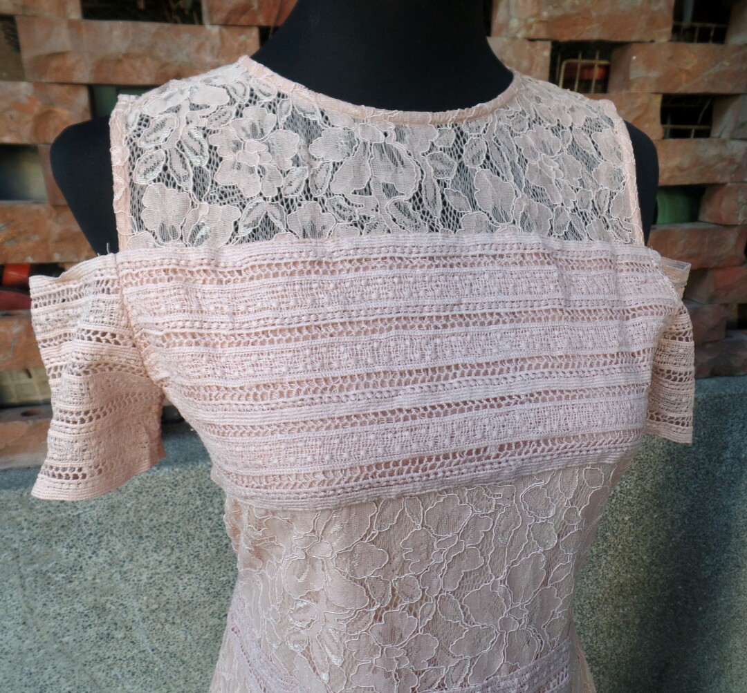 Blush Lace Bridesmaid Dress Paperdolls On Carousell