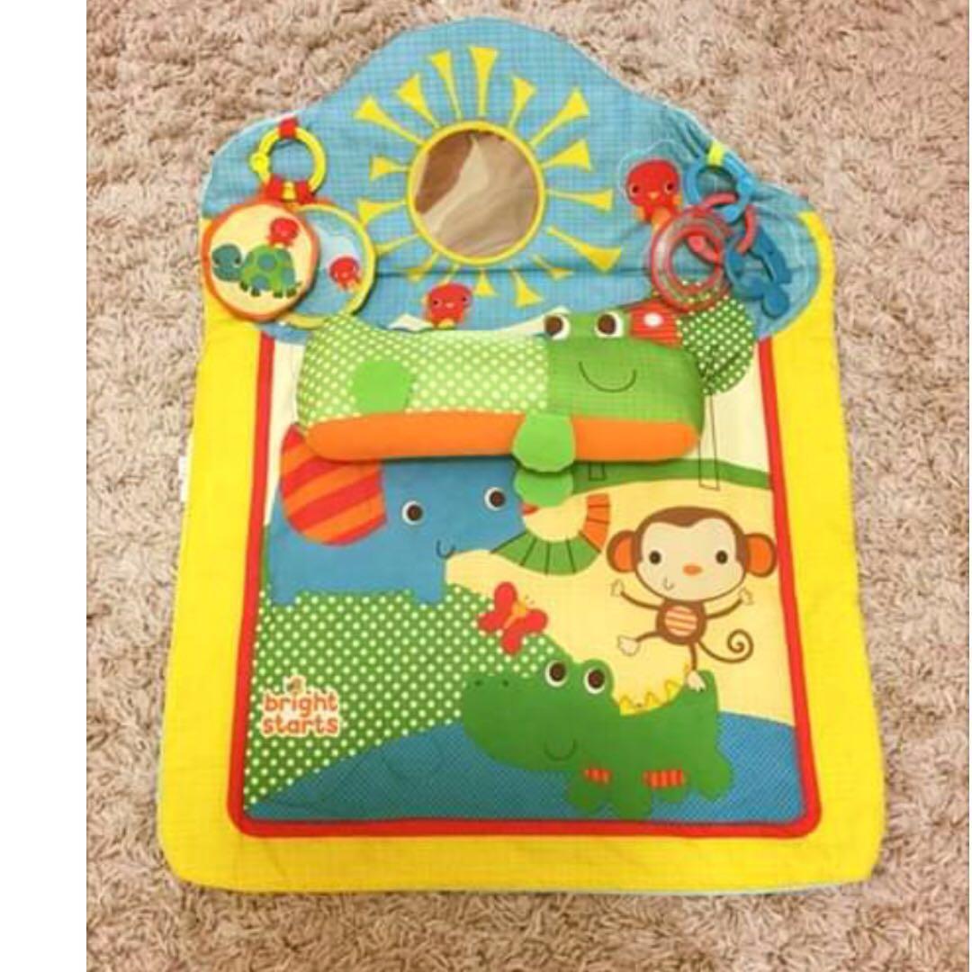 Bright starts cuddly crocodile play mat hotsell