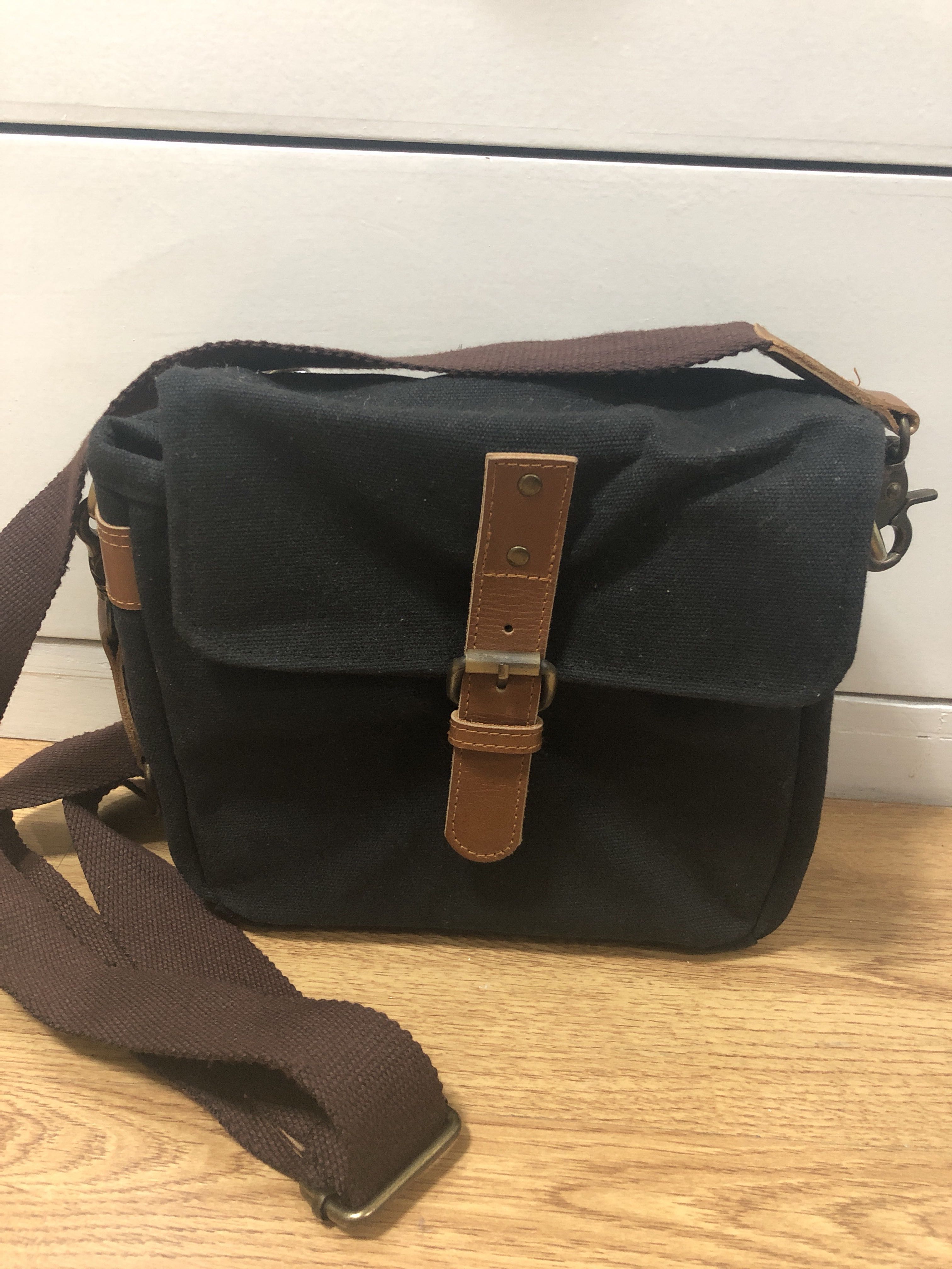 gouache camera bag