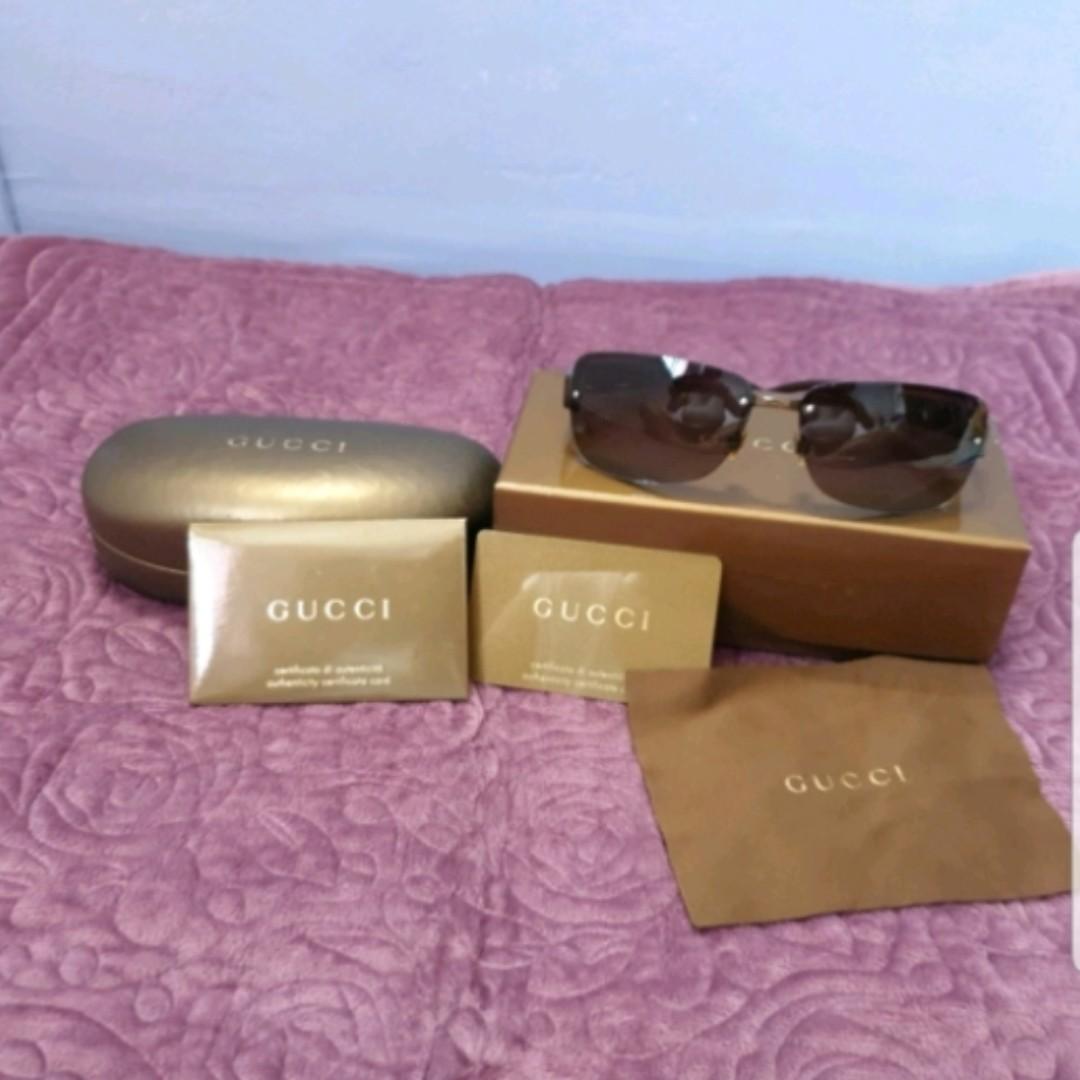 REDUCED GUCCI Sunglasses 100 Authentic Stylish comes with UV Protection