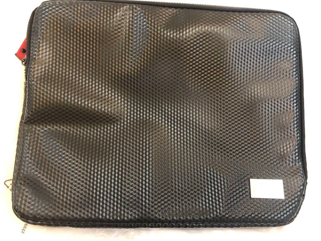 hugo boss laptop case
