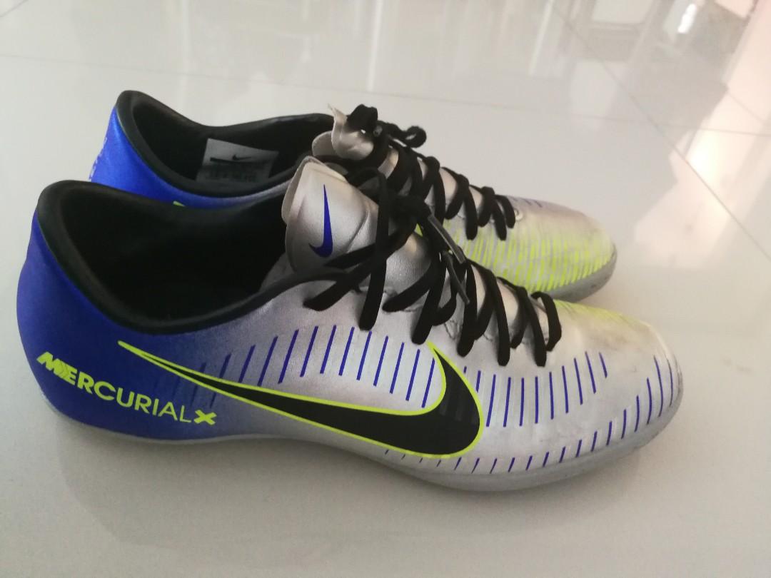 nike street soccer shoes