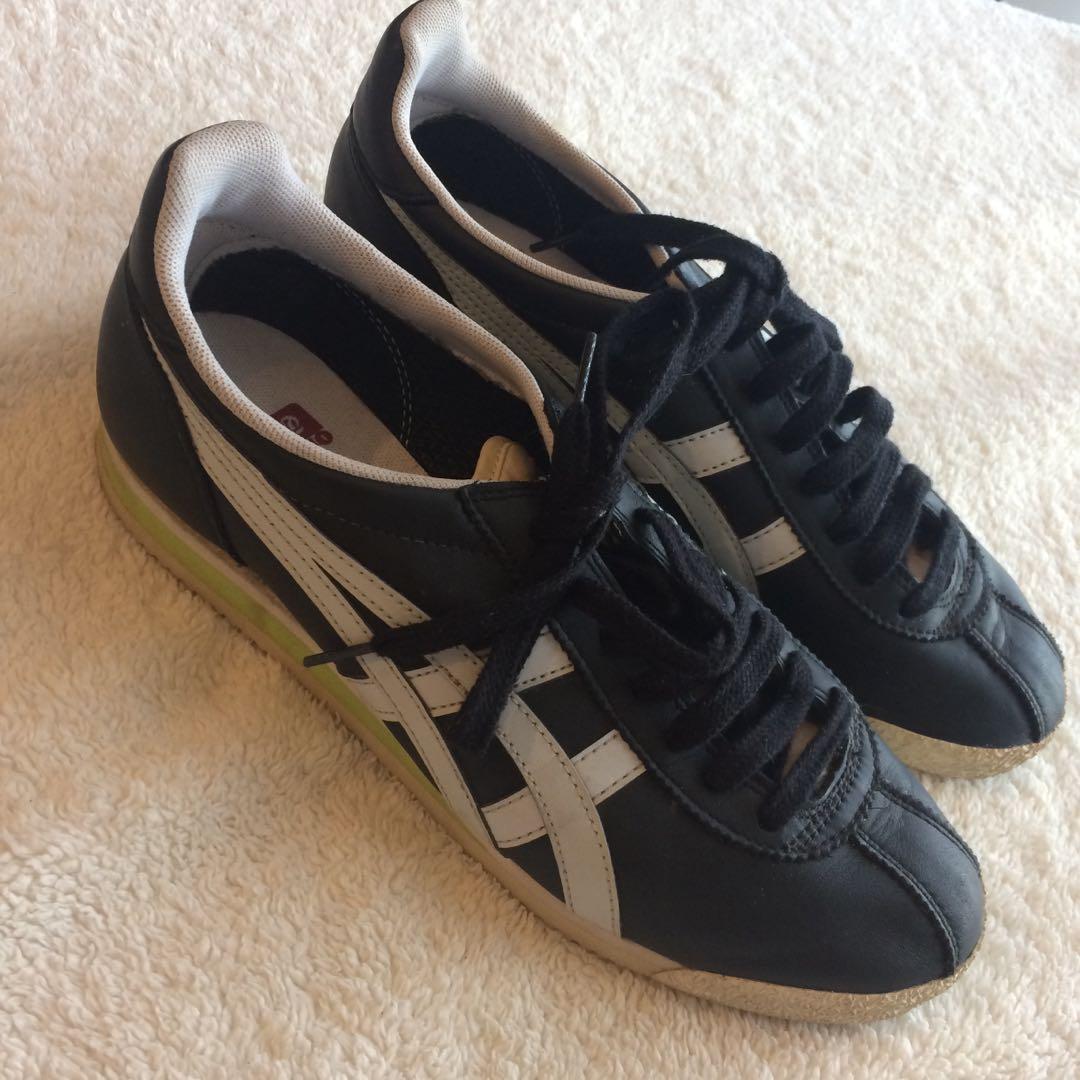 onitsuka sm megamall