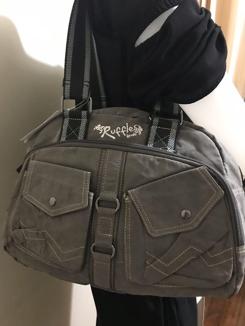 Ruffles two way bag (Category: Shoulder Bags) located in San Juan City. Submitted by bhingo (Listing ID 213099435, Image 1). Description: .