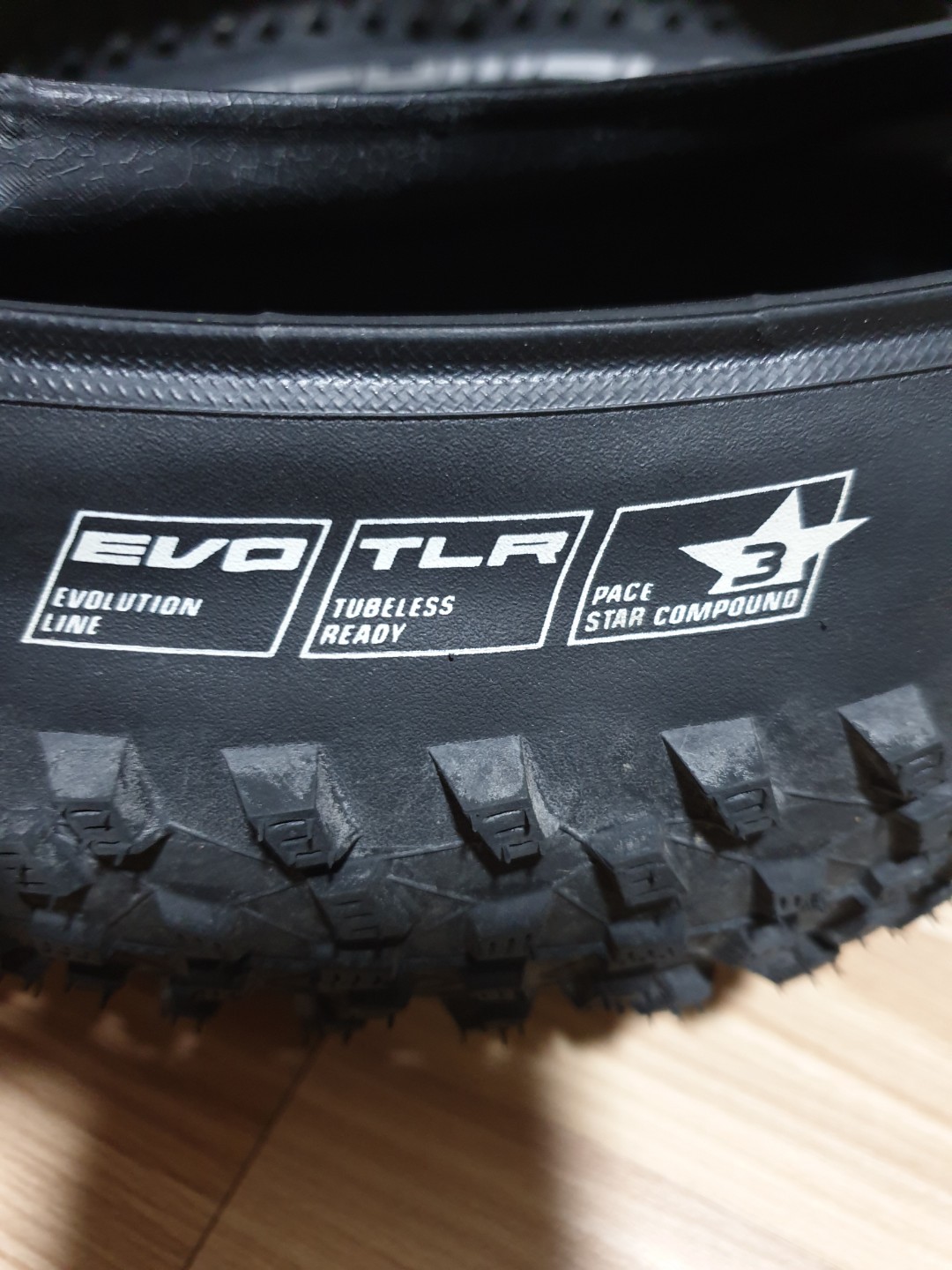 schwalbe rocket ron evo tlr 29