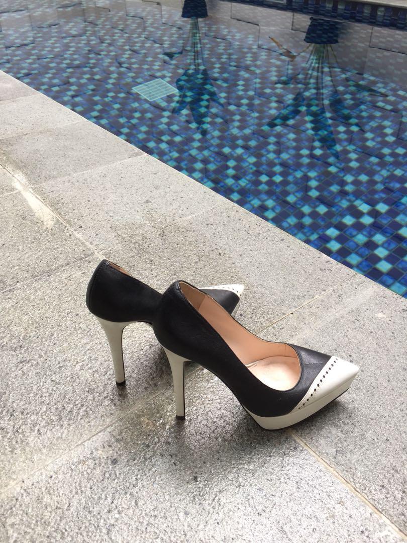 Sepatu High Heels Charles Keith Women S Fashion Women S Shoes On Carousell