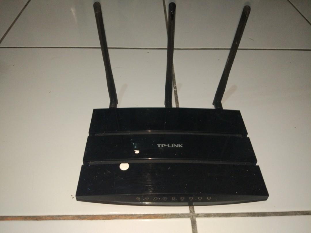 TP-LINK TD-W8970 Modem Router, Computers & Tech, Parts & Accessories,  Networking on Carousell
