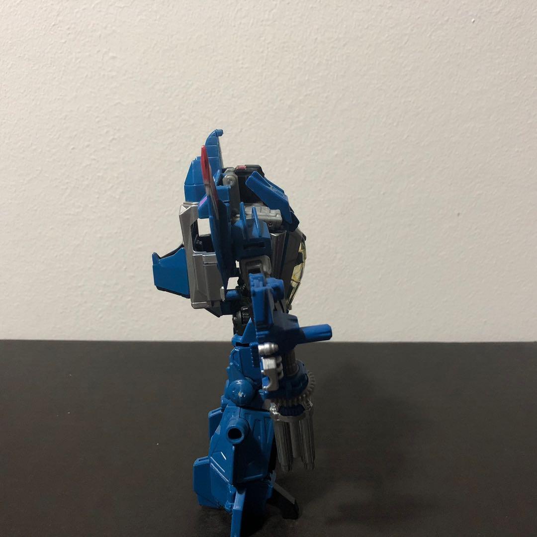 Transformers Generations Fall of Cybertron Deluxe Class Thundercracker