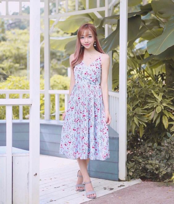 Dusty blue floral pleated midi dress new arrivals