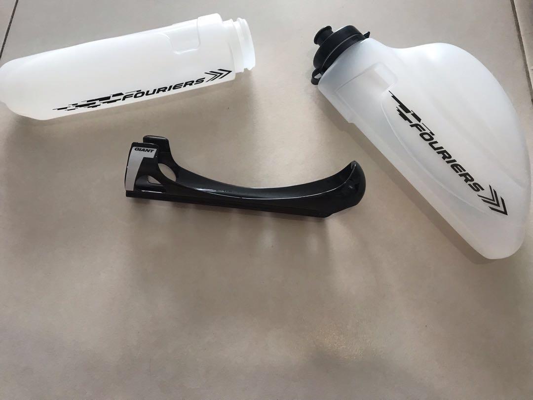 2 Giant Airway Aero Carbon Bottle Cages (with brand new aero bottles