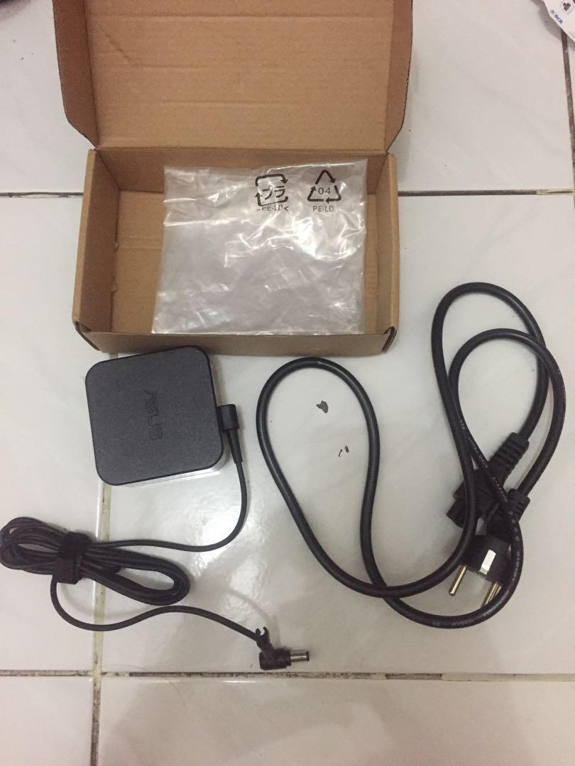 Adaptor Original Asus 19v 3 42a Pa 1650 78 5 5 2 5mm Square Shape Elektronik Bagian Komputer Aksesoris Di Carousell