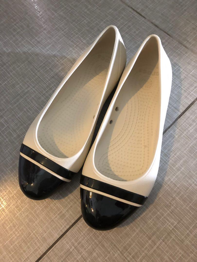 Crocs flats, ladies W5 shoes (size 5 