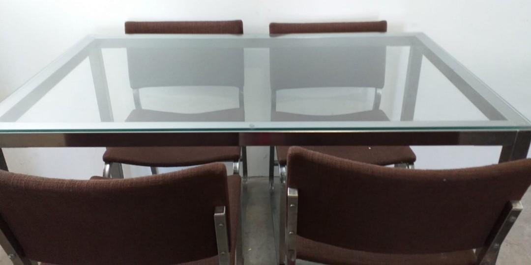 Dining Table Set (Category: Tables & Sets) located in Singapore. Submitted by kai3raja (Listing ID 213338803, Image 1). Description: 4 seater glass dining table with chair. Still in excellent condition.