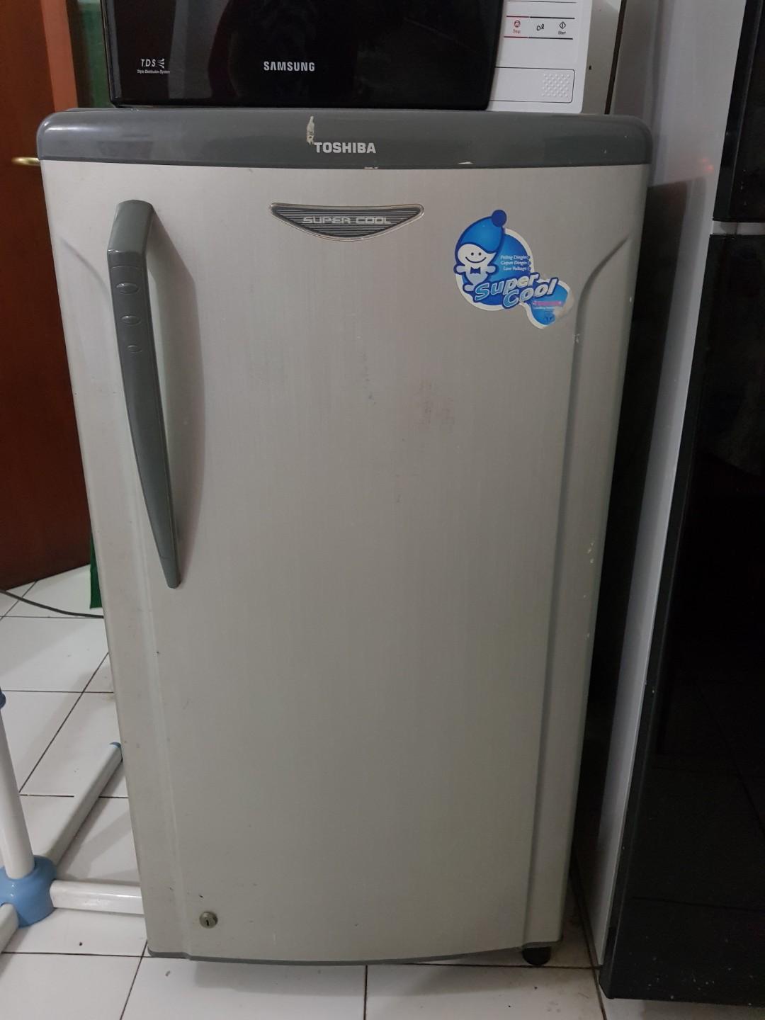 Freezer 4 Rak Toshiba Kulkas Asi Freeser Electronics Others On