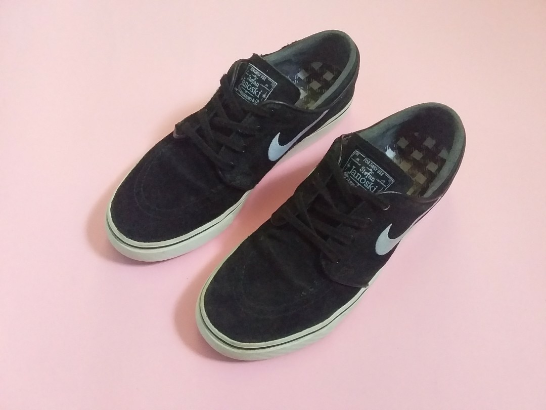 stefan janoski black white