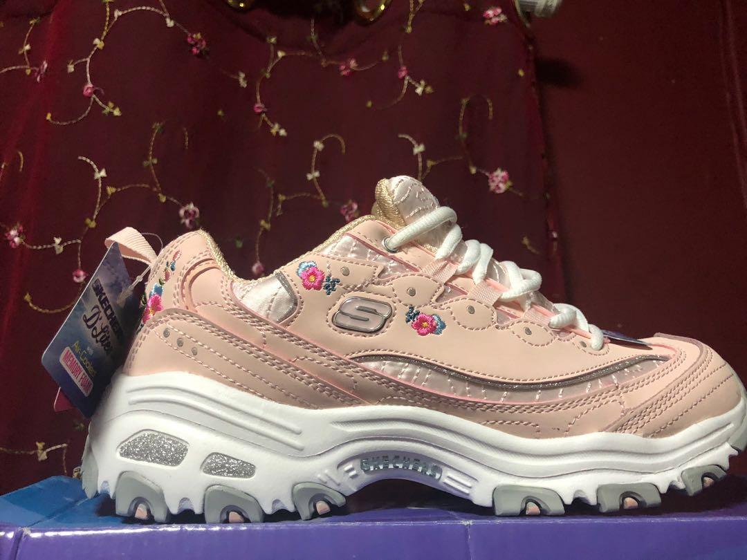 Skechers blossoms top