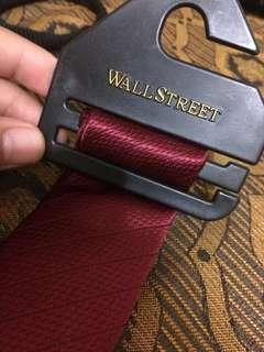 maroon necktie