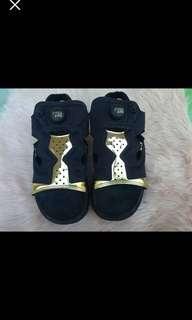 Reebok instapump sandals